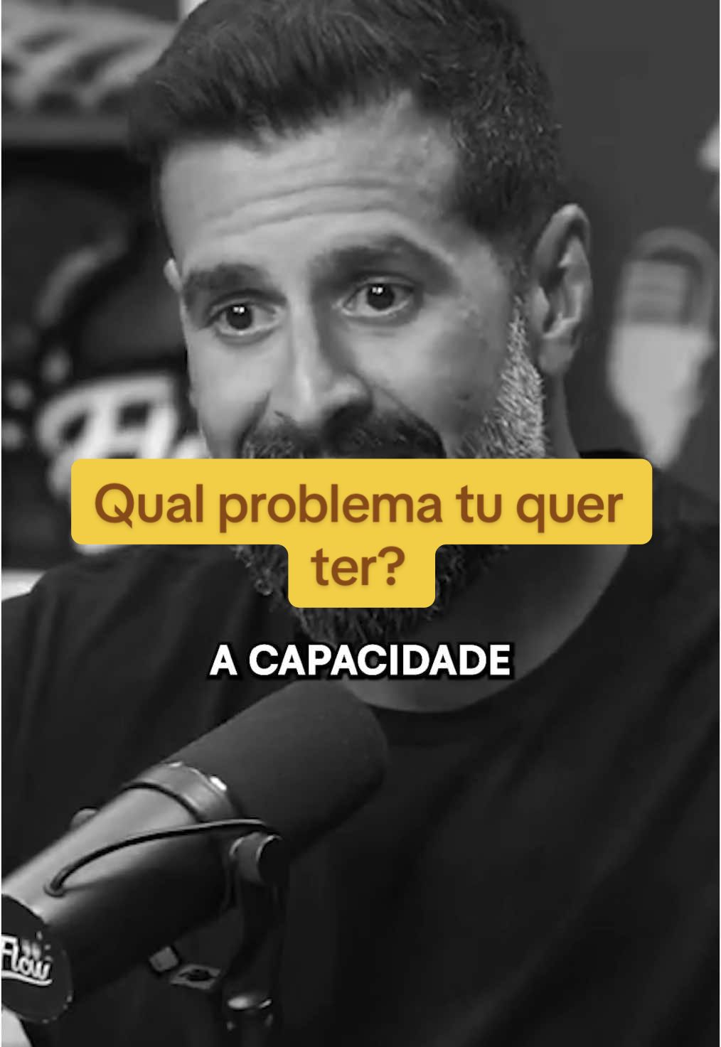 Escolher é um privilégio, mas também uma responsabilidade. Tá insatisfeito com o emprego? Pedir demissão é uma escolha. Não quer pedir? Também é uma escolha. O que importa é que você assuma as consequências daquilo que escolheu. O problema é que muita gente quer viver como se fosse uma criança, sem responsabilidade, sem encarar que cada decisão traz um preço. A pergunta é: Que problema você prefere enfrentar? O de abrir mão de prazeres momentâneos ou o de lidar com as consequências de uma vida sem direção?