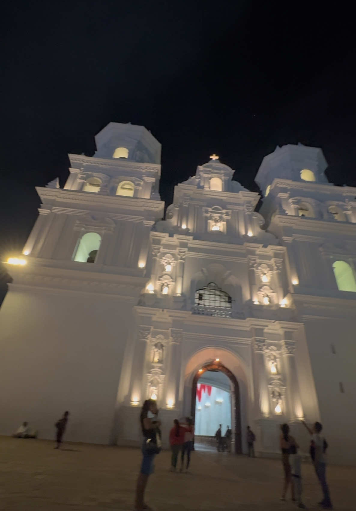 Esquipulas, celebrando un año más de bendiciones de nuestro Cristo Negro 🤍🙏🏽🇬🇹  #señordeesquipulas #cristonegro #milagrososeñordeesquipulas #esquipulasguatemala #guatemala #esquipulas 