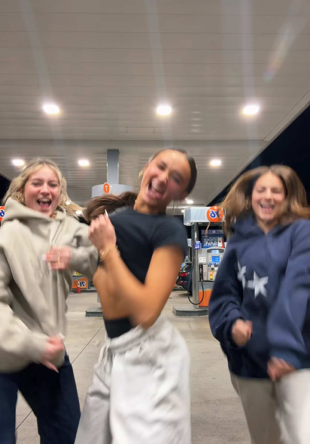 trio loading… @tess☼ @rose  #brinkleycheo #bsfs #BestFriends #dance #dancers #danceacc #fits #trio #triotok #triodance #fashionacc #fashiontok #dancebreak 