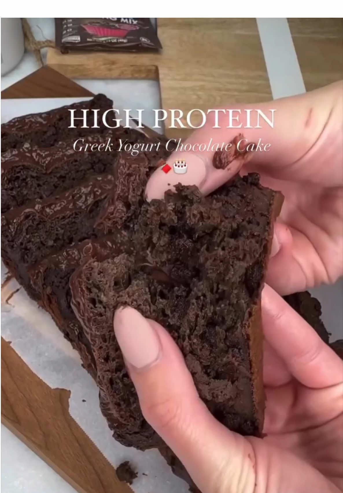 High Protein Greek Yogurt Chocolate Cake by @cookingkatielady 🍫 👩🏻‍🍳INGREDIENTS: ➀ 1 1/4 cup flour (oat or all-purpose) ➁ 1/2 tsp salt ➂ 3/4 tsp baking soda ➃ 1 1/2 tsp baking powder ➄ 1 cup plain nonfat Greek yogurt ➅ 60g chocolate protein powder ➆ 1/4 cup cocoa powder ➇ 1/3 cup monk fruit ➈ 1 cup unsweetened almond milk ➉ 1 tsp vanilla extract ⑪ 1/2 cup sugar free dark choc chips ⑫ 45g Simply Desserts Chocolate Frosting - Code KATIE10 for a discount Makes 10 slices. Each slice is 135 calories, 3g fat, 22g carbs (18 net), 9g protein. 👩🏻‍🍳 For the full baking instructions, head over to our foodie friend @cookingkatielady! 💚 #SimplyDessertsNatural #chocolatefrosting #healthyrecipes #cake #cakelover #chocolatecake #macros #trackingmacros #countingmacros #dessert #lowcarb #desserts #lowcarbdiet #healthysweets #weightloss #weightlosstransformation #chocolate #simplydelishchocolatefrosting #healthyrecipe