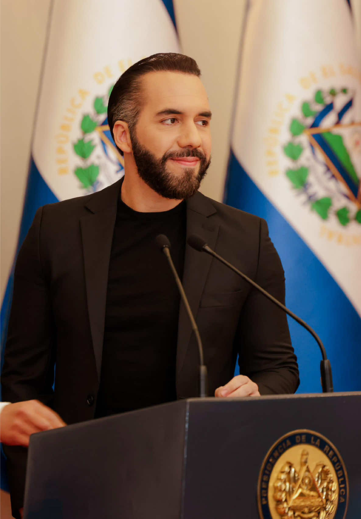 El Gobierno de #ElSalvador va a pagar la totalidad de recibos de luz y agua de enero 2025 💡💦 @Nayib Bukele 