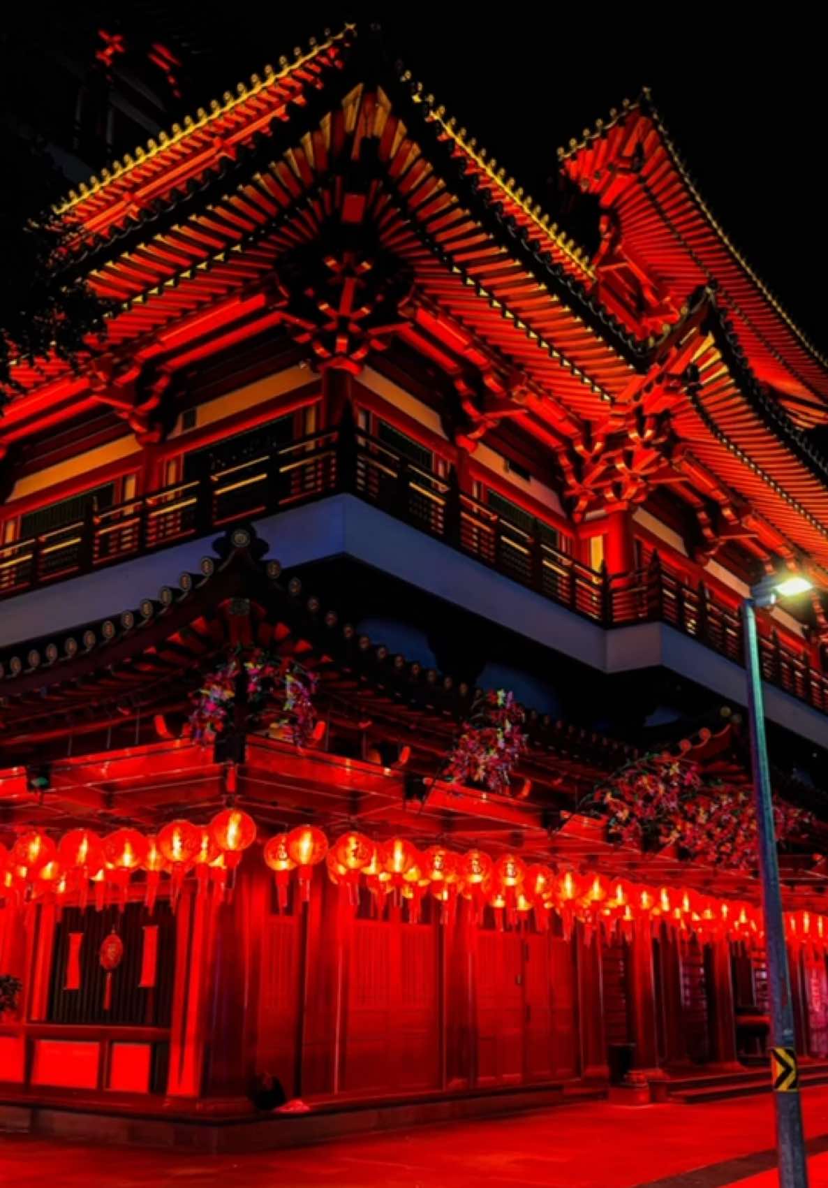 Exploring China Town CNY decorations #chinatown #cnydecorations #chinatownmarket #chinatownstreetmarket #chinatownfood #chinatownsingapore #cny2025 #cny2025🧧🧨 #cny2025🐲🐉 #cny2025🧧✨️ #cny2025