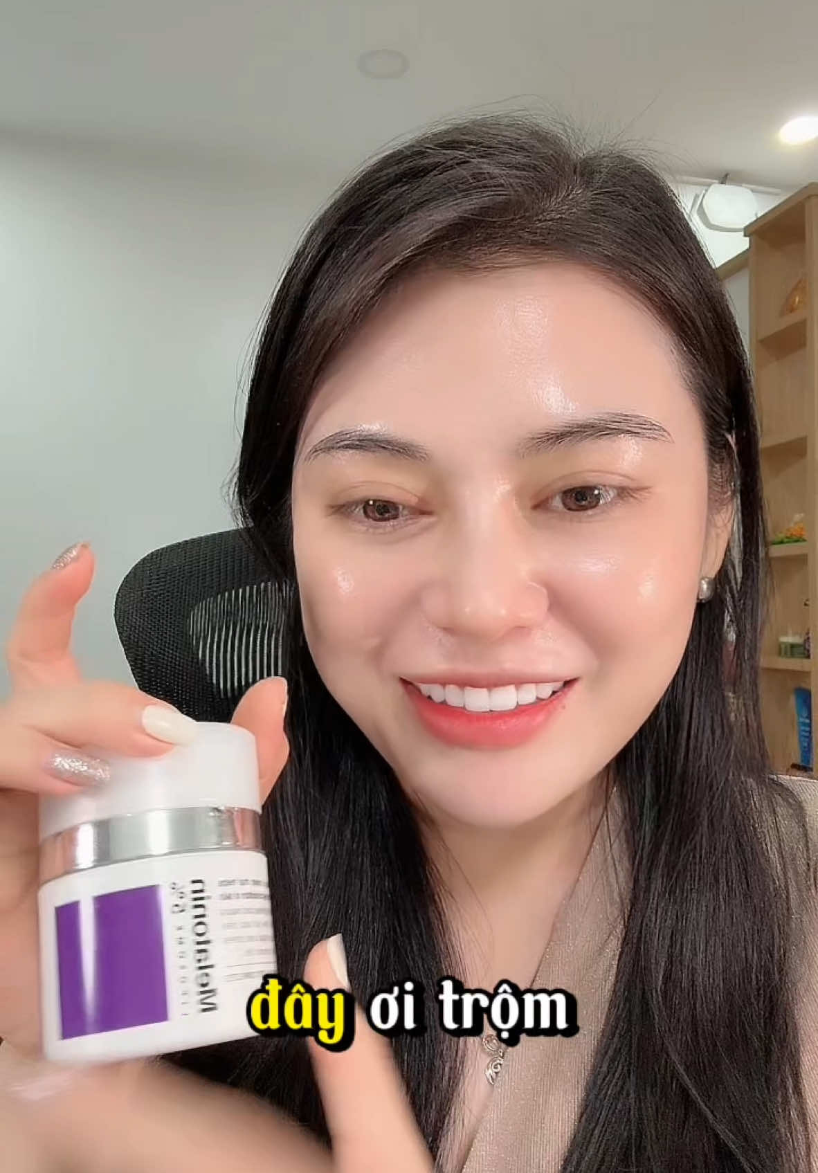 Dùng rồi thì nhớ feedback cho Nhi nha mấy bà😍#xuhuong #leanontiktok #lenhi #melatonin #CapCut 