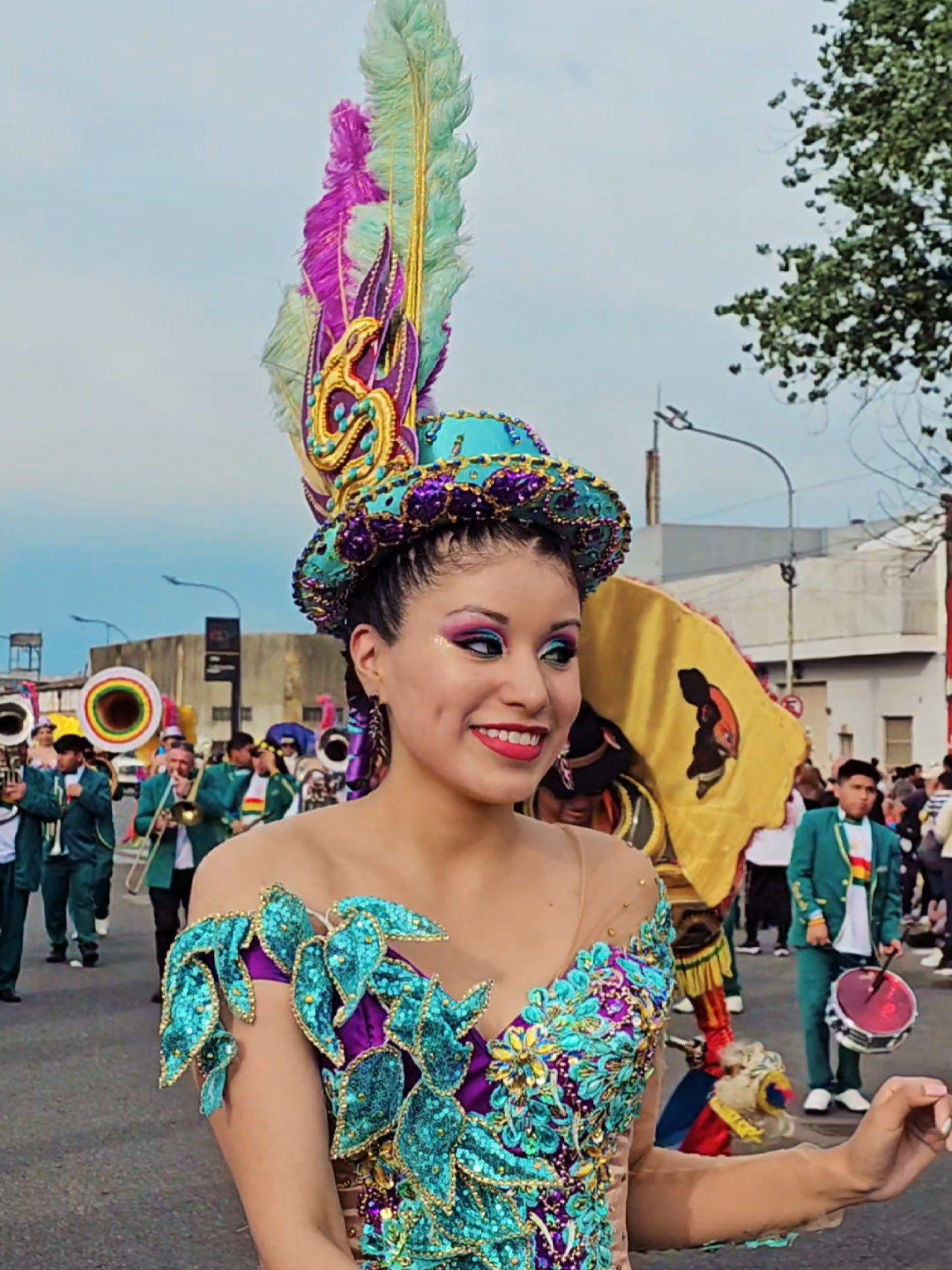 Daniela Fraternidad Morenada Tradicional Oruro Cobertura Charrua 2024 🇦🇷🇧🇴 Muchas gracias por la confianza #paratiiiiiiiiiiiiiiiiiiiiiiiiiiiiiii #argentina🇦🇷 #bolivia🇧🇴 #morenadaboliviana🇧🇴 