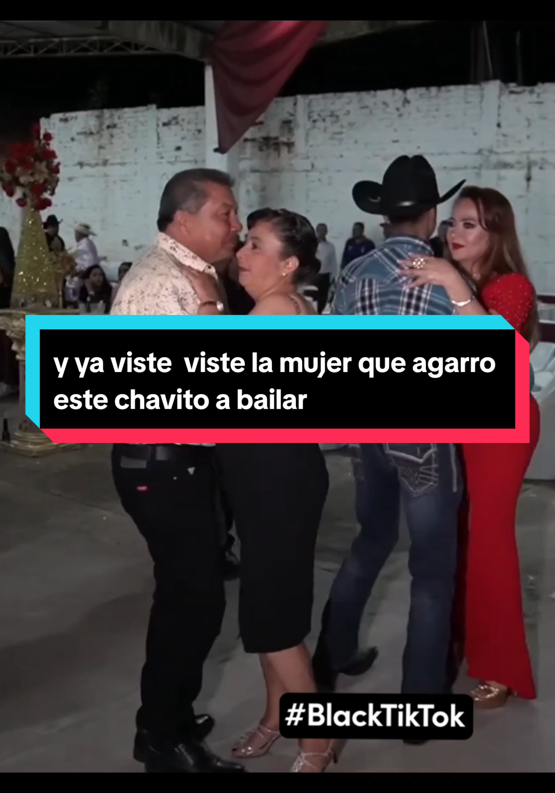 y ya viste la mujer que agarro este chavito  abailar #chavito #guerrero #fietasderancho #paisanos🇲🇽🇭🇳🇬🇹🇵🇷🇵🇾🇻🇪 #fypシ゚viral #fiestas #baileschingones #mujer 