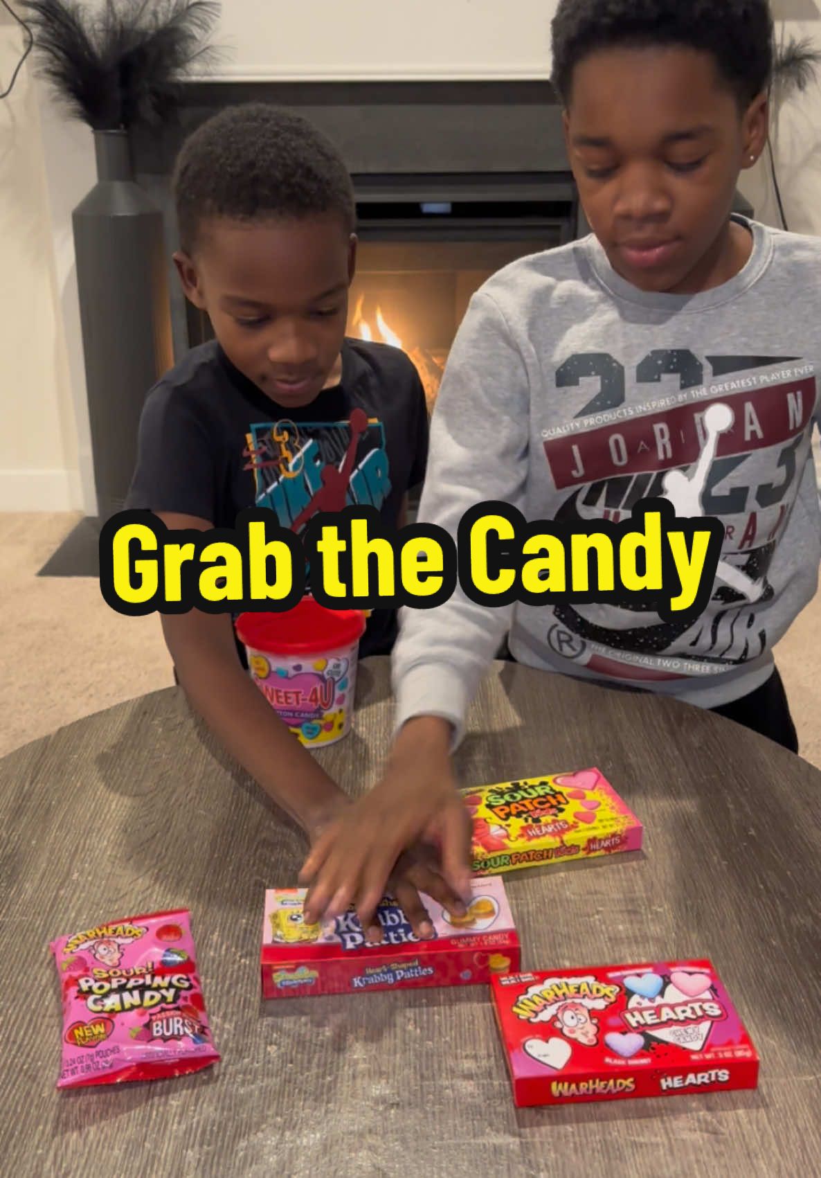 This is why Caidyn can’t play 😂 #challenge #FamilyFun #gametime #candygame #largefamily 