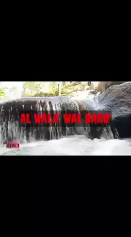 بسم الله الرحمن الرحيم TAUHID ITU AL WALA’ WAL BARO’ Tauhid itu bukan sekedar slogan atau jargon. Tauhid juga bukan sekedar teriakan “tauhid harga mati” atau “Islam harga mati”, bahkan tauhid itu bukan sekedar slogan “tauhidkan Alloh jauhi thogut”. Tauhid adalah al wala’ wal baro’ sebagaimana terangkum dalam kalimat tauhid LAA ILAAHA ILLALLOH. Kalimat laa ilaaha illalloh terdiri dari an-nafyu (laa ilaaha) dan al itsbat (illalloh), yaitu perintah menafikan (an-nafyu) segala peribadahan kepada selain Alloh ta’ala (segala kesyirikan) dan menetapkan (itsbat) peribadahan hanya untuk Alloh ta’ala saja (tauhid). Jadi, didalam kalimat tauhid (kalimat syahadat) itu terkandung perintah Alloh subhaanah kepada umat manusia untuk menjauhi dan berlepas diri (al baro’) dari segala bentuk kesyirikan dan perintah untuk mentauhidkan Alloh ta’ala dan bermuwalah kepadaNya. Karena itu, bukanlah ahlu tauhid orang yang tidak mengamalkan al wala’ wal baro’, meski ia berslogan “tauhid harga mati”, “Islam harga mati”, “jauhi thogut”, dsb. Karena tauhid itu ‘amal (praktek) bukan sekedar slogan. Betapa banyaknya orang yang meneriakkan slogan-slogan itu tetapi prakteknya ia bersama kesyirikan, bersama dan bermuwalah pada sistem, hukum dan ideologi syirik. Maka, ia bukan ahlu tauhid karena ia tidak mengamalkan rukun an-nafyu (penafian) yaitu menjauhi dan berlepas diri dari segala kesyirikan, dengan demikian ia pun tidak mengamalkan rukun al itsbat (tauhid). Boleh dan baik memakai slogan-slogan tersebut, tetapi kalau sekedar slogan, itu belum memasukkannya dalam status ahlu tauhid secara hakiki. Tauhid juga bukan sekedar paham ilmu tauhid. Memahami ilmu tauhid adalah utama dan wajib, tetapi sekedar paham ilmu saja itu juga belum memasukkannya kedalam status ahlu tauhid hingga ia mengamalkan tauhid. Ahlu tauhid adalah orang yang mengamalkan kandungan kalimat tauhid Laa ilaaha illalloh, menjauhi-berlepas diri dari segala bentuk kesyirikan dan mentauhidkan Alloh ta’ala saja, an-nafyu wal itsbat, al wala’ wal baro’ !! Alloh ta’ala berkata, وَاعْبُدُوْااللّٰهَ وَلَاتُشْرِكُوْا بِهٖ شَيْ ءَ ” Dan ibadahilah Alloh saja dan janganlah berbuat syirik kepadaNya dengan sesuatu pun.” [ An-Nisa’ : 36 ] LAA ILAAHA ILLALLOH والله أعلمُ بالـصـواب #Tauhid Manhaj & Aqidah #Al Wala Wal Bara' #Sampaikan kebenaran #Haq dan bathil tak bercampur