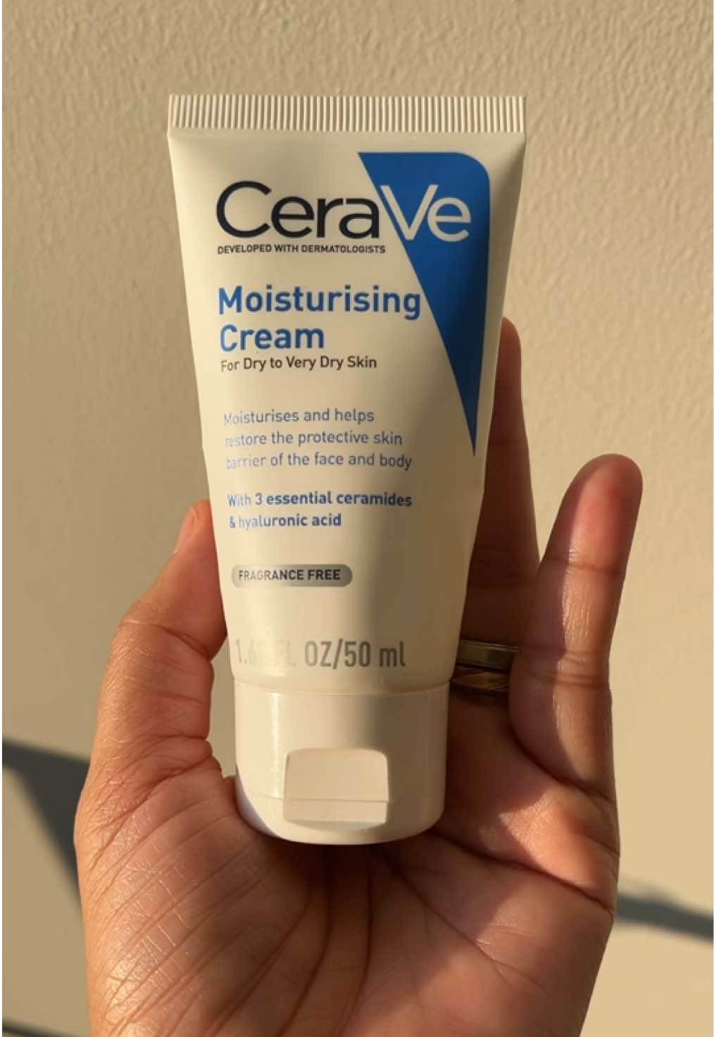 #skincareproducts #cerave #ceravemoisturisingcream #ceraveskincareproducts 