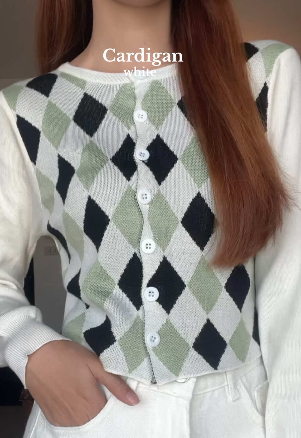 ootd คาดิแกนทรงพอดีตัว ผ้านุ่มไหมเส้นเล็ก ไม่คันเลย #OOTD #tiktokstyle #คาร์ดิแกนไหมพรม #เสื้อคาร์ดิแกน #เสื้อแขนยาว #เสื้อแขนยาวผู้หญิง #กางเกงยีนส์ #กางเกงเอวสูง #กางเกงขากระบอก #กางเกงขายาว 