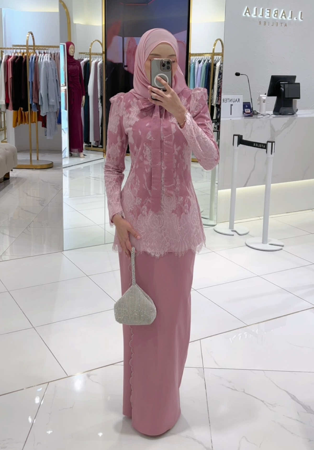 Soft, feminine, and oh-so-charming🌸.  This LANIA kurung is your new go-to 💗 Embrace elegance in every shade of pink with this lovely kurung ✨ #jlabella #jlabellaatelier #bajukurung #bajuraya #bajunikah #bajutunang #bajukonvo #gamis #transition #fashion #raya #dance #pink #grwm #rwm #JlabellaGlamorousRaya2025 #JlabellaRayaSeries #jlabellalaniakurung 