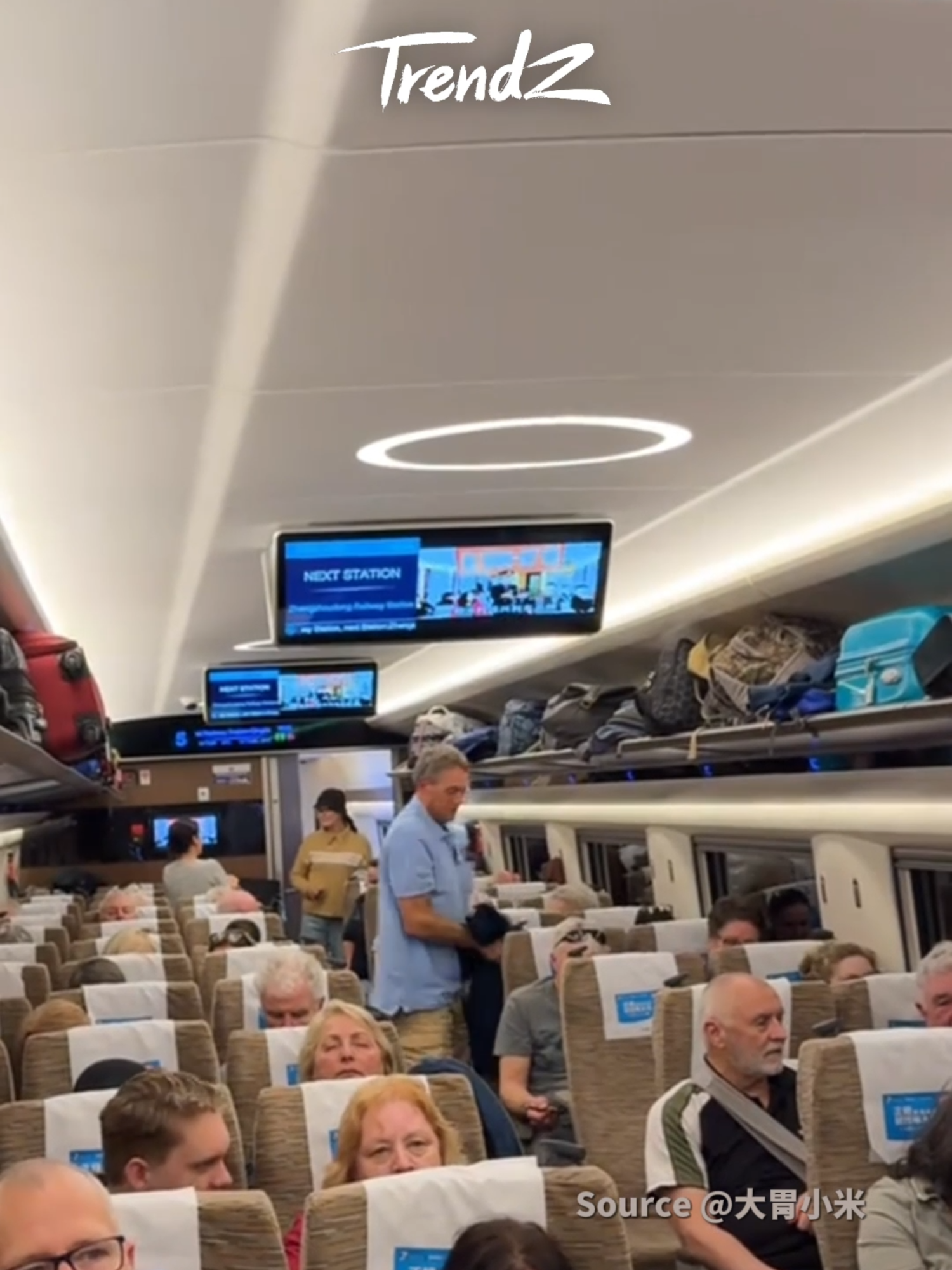 So many foreign tourists around! If it weren’t for the screen showing the next stop as Zhengzhou East, I’d have thought I wasn’t riding a high-speed train in China. #highspeedrail #ChinaTravel