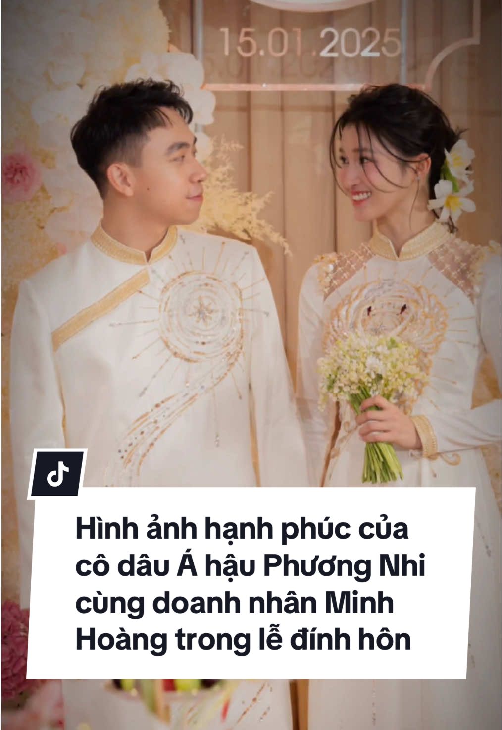 Hình ảnh hạnh phúc của cô dâu Á hậu Phương Nhi sánh đôi cùng doanh nhân Minh Hoàng trong lễ đính hôn với thiết kế áo dài truyền thống được đính kết tỉ mỉ từ @Do Long Showroom  #dolong #dolongofficial #phuongnhi #dolong #tiktokgiaitri