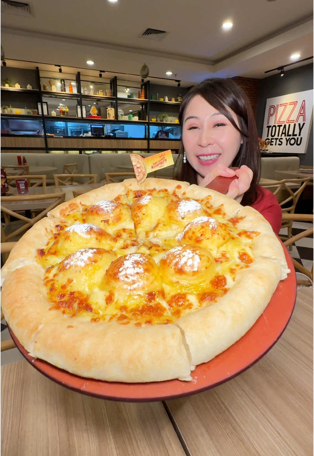 @Pizza Hut Indonesia Seriusan Pizza Hut punya menu Seriously MusangKing... cobain deh Royal MusangKing, MoussesangKing Flaky Puff, MusangKing Crispy Melts dan MusangKing Silky Smoothie sekarang di Pizza Hut Restaurant terdekat! #SeriouslyMusangKing