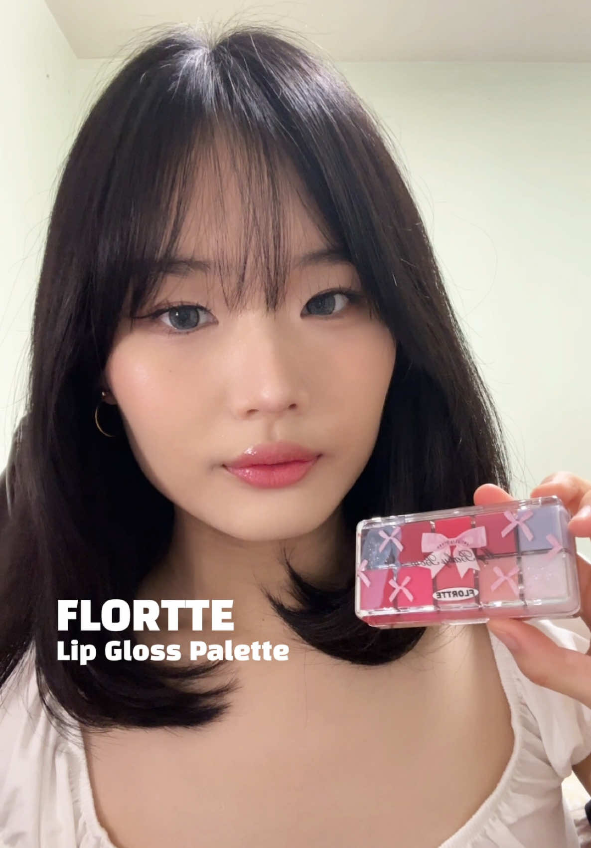 Cool Toned Lip Gloss Palette from @FLORTTE Beauty 💖 Product: FLORTTE Peng Peng Princess Jelly Lip Gloss Palette Shade 02# Sweety and Waxy @Flortte US @Flortte Official #cbeauty #xiaohongshu #rednote #douyin #chinesemakeup #makeup #lipgloss #tiktokmademebuyit