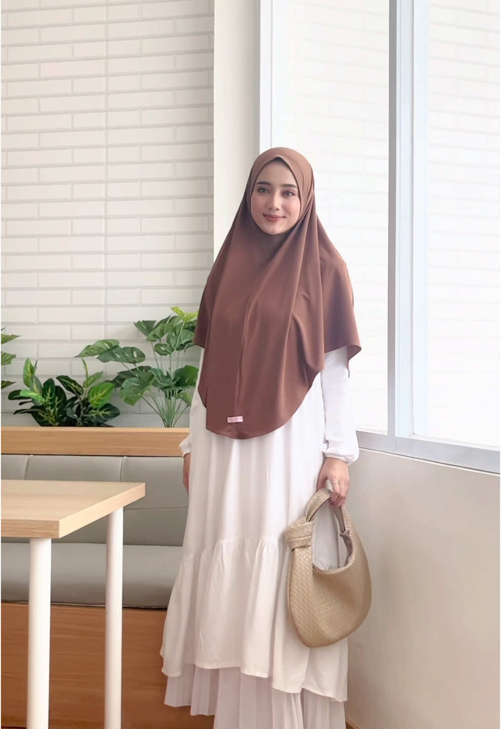 maniskan? jadi pakai bergo instant pun bisa tetep cantik dan satset anti ribet. yuuk samaan 🥰 #hijabstyle #kebiasaacewe #bellaalisha #sahabathijrahmu #hijabstyle #jilbabinstan #hijabsyari 