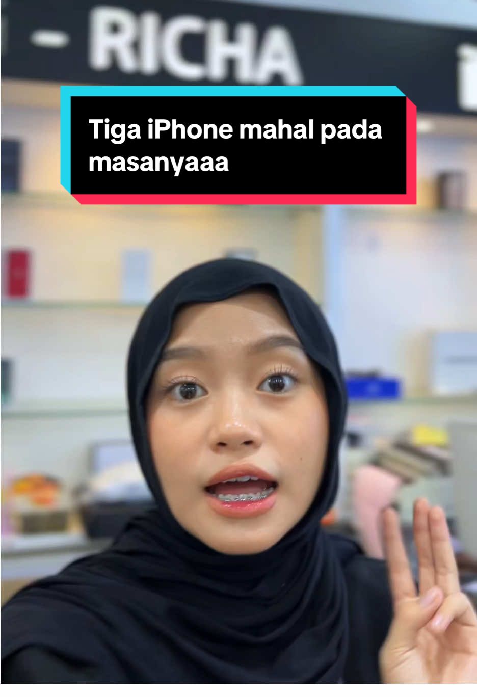 Pernah di roasting gara2 pake tiga iPhone ini?? #iricha #irichaiphonebandung #iphoneberkualitas #iphoneterbaikbandung 