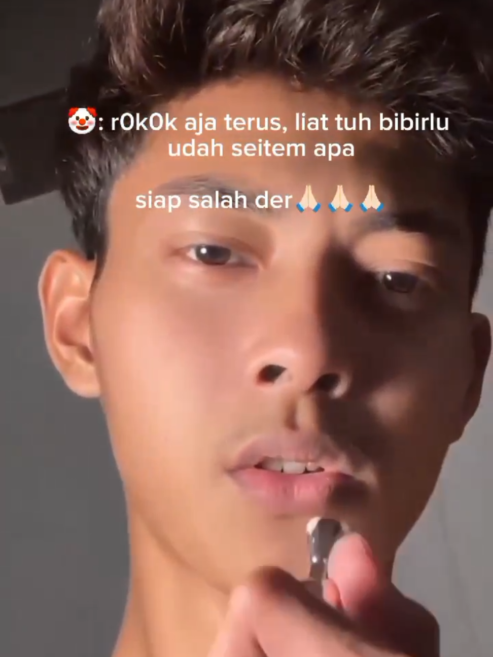 daripada rokok, mending lipserum ini deh!