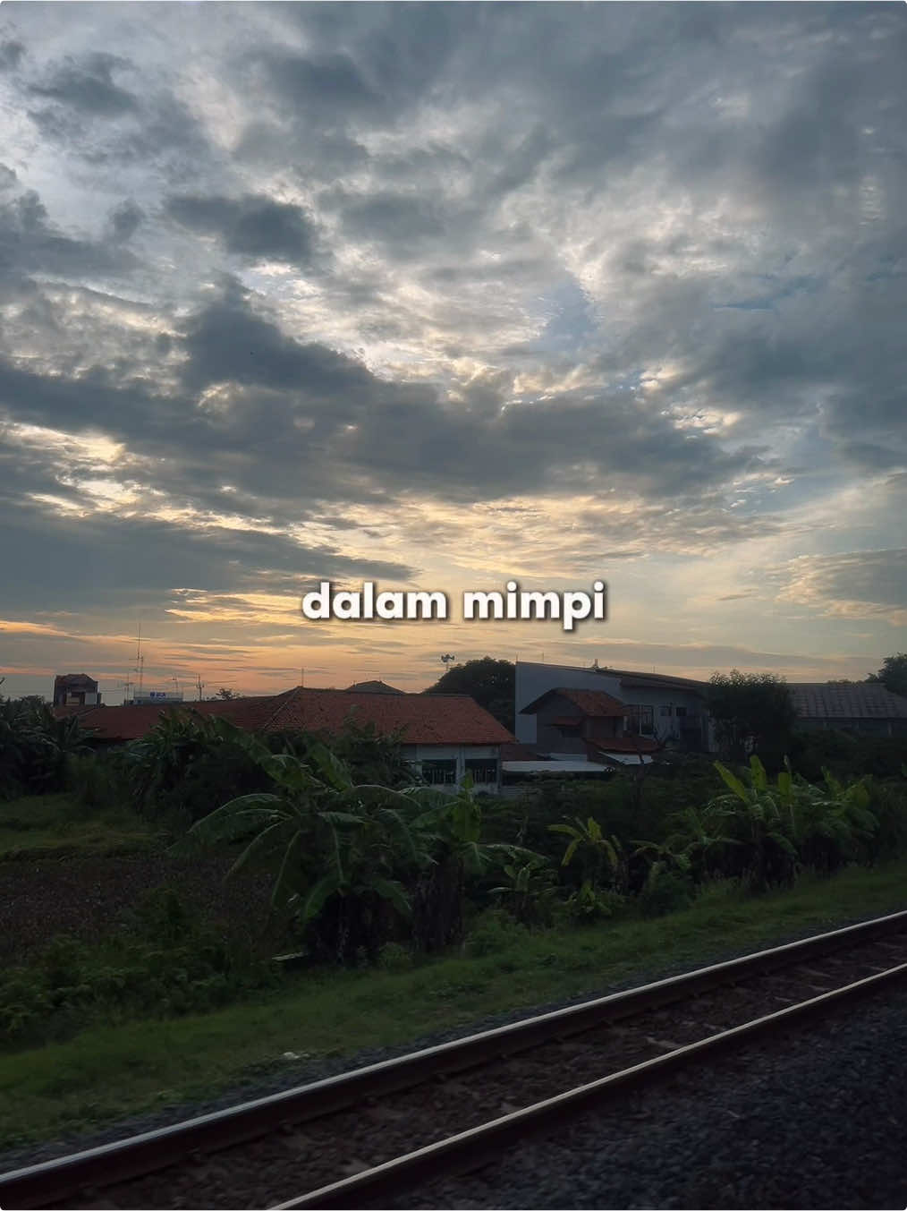 mencoba berdamai dengan segala hal itu ternyata susah ya, apalagi kalau punya trust issue #AlunanMimpi #NyomanPaul #sadvibes🥀 