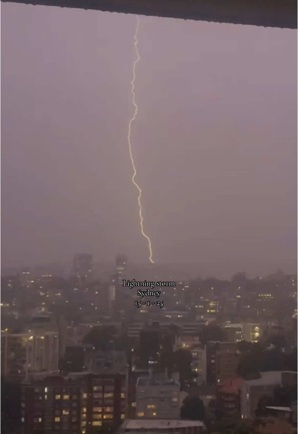 Felt like I was in a rave for an hour with all the flashing all around me ⚡️⛈️ Was anyone else stuck in that crazy lightning storm that completely enveloped Sydney ?? #sydney #lightning #CapCut #stormchaser #storm #crazy #fyp #australia #easternsuburbs #harbourbridge