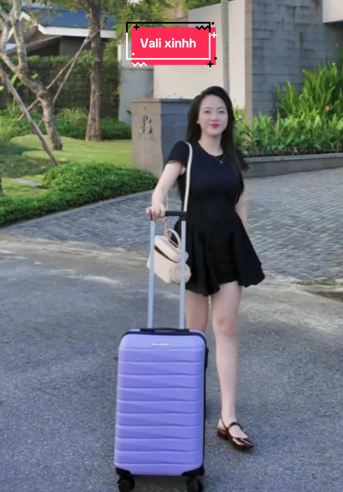 Một chiếc vali xinh yêu giúp chị em mình mang cả thế giới ☺️☺️ #miavn#vali #dulich #travel #review #outfit #samtetbungsac 