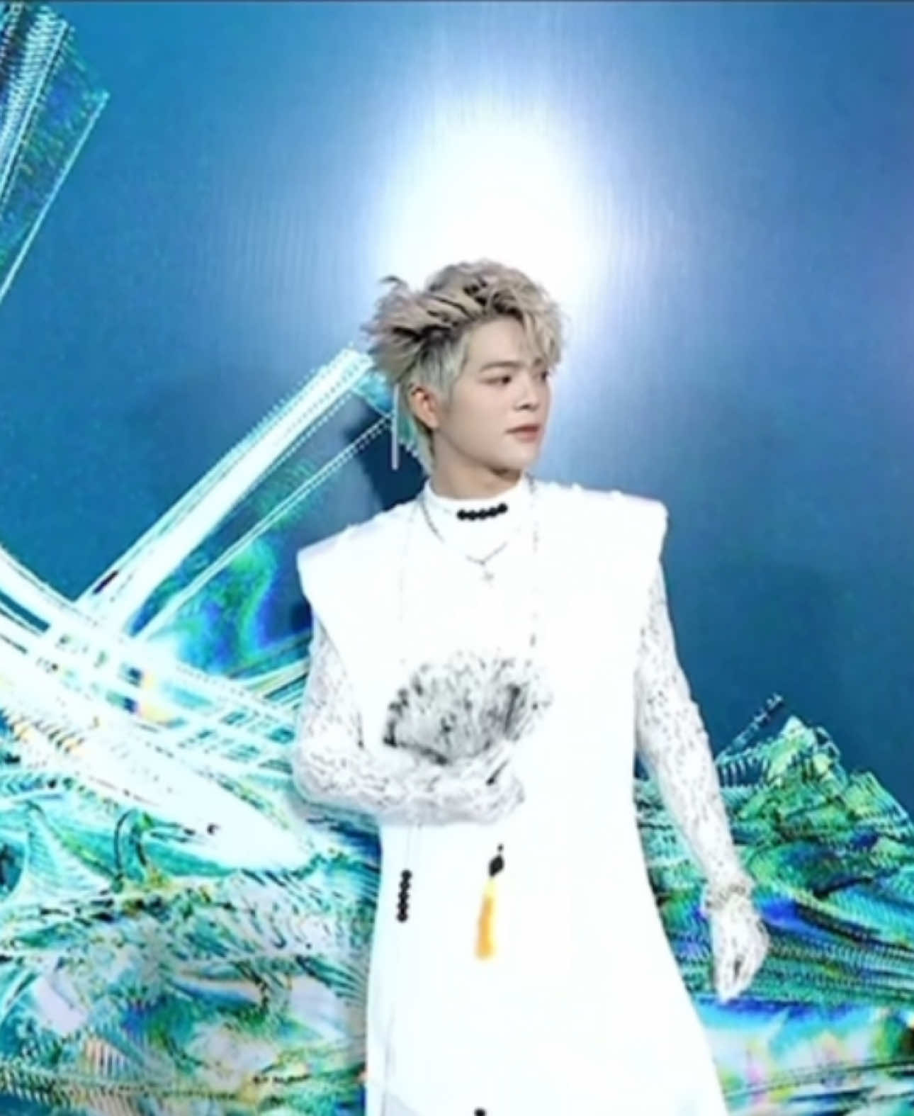 Trời ơi em nó mặc áo dài. Tiên tử em ơi 😍. #RHYDER #lansongxanh 