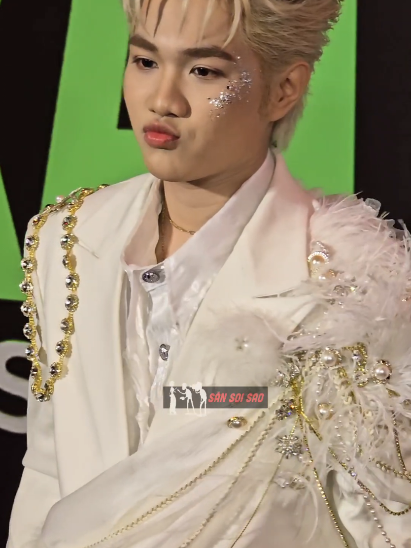 Nay ẻm được mặc đồ đẹp nên tự tin hẳn luôn #captainboy #tiktokgiaitri #lansongxanh #lansongxanh2024 