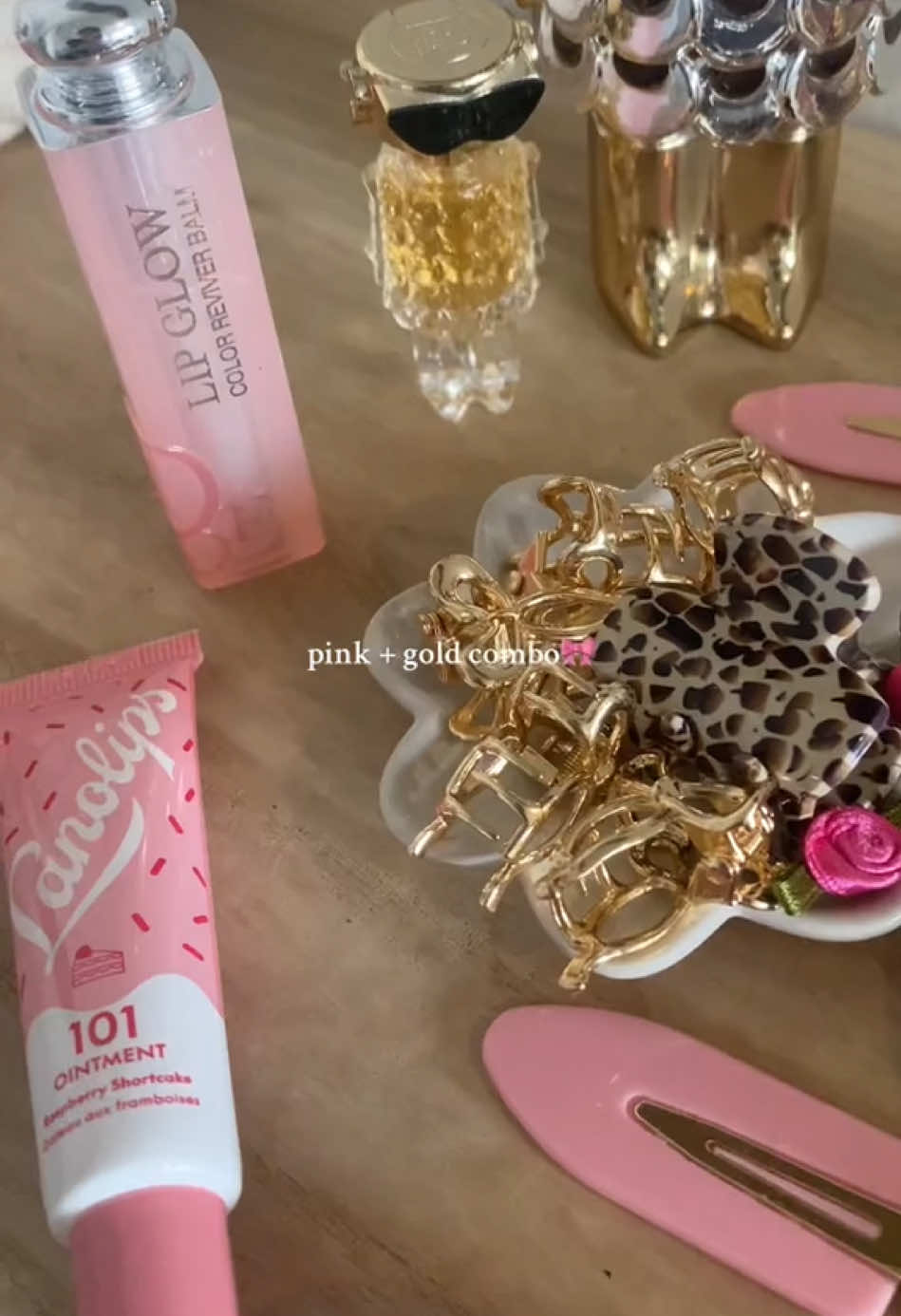 part IIIIIIIII | PINK & GOLD COMBO 🫦 @Lanolips @Diorbeauty #girly #aesthetic #style #mode #look #fashion #beauty #inspo #vibes #tendance #influenceuse #chic #mood #SelfCare #Lifestyle #fyp #trending #frenchstyle #outfit #hairstyle #cute #elegance #confidence #frenchgirl #makeup #instagood 