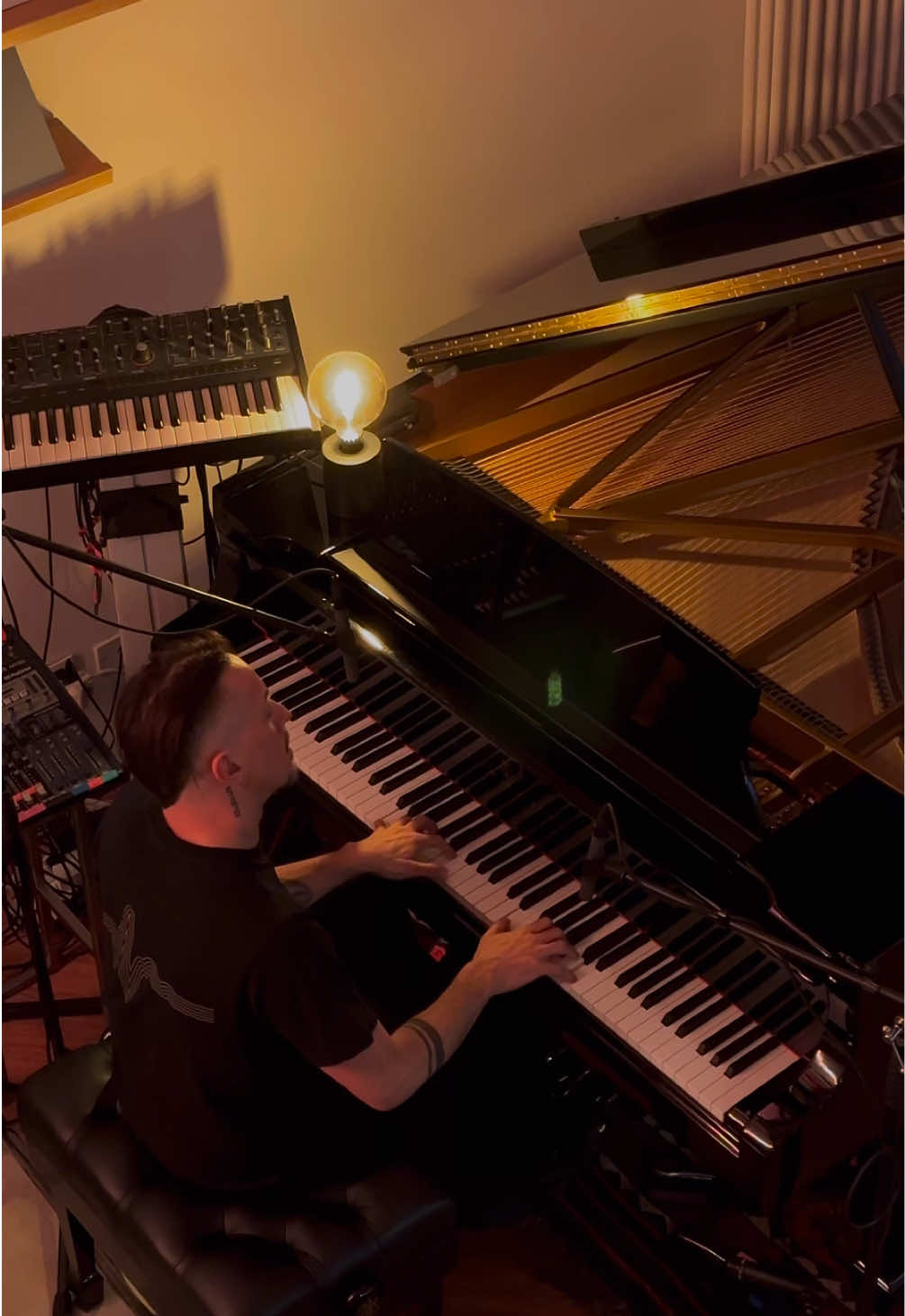 The Art of Falling, live in studio - From #UrbanImpressionism my new album 🎹 #piano #fyp #music #pianotok #classicalmusic #pianist #pianomusic #NewMusic #music 