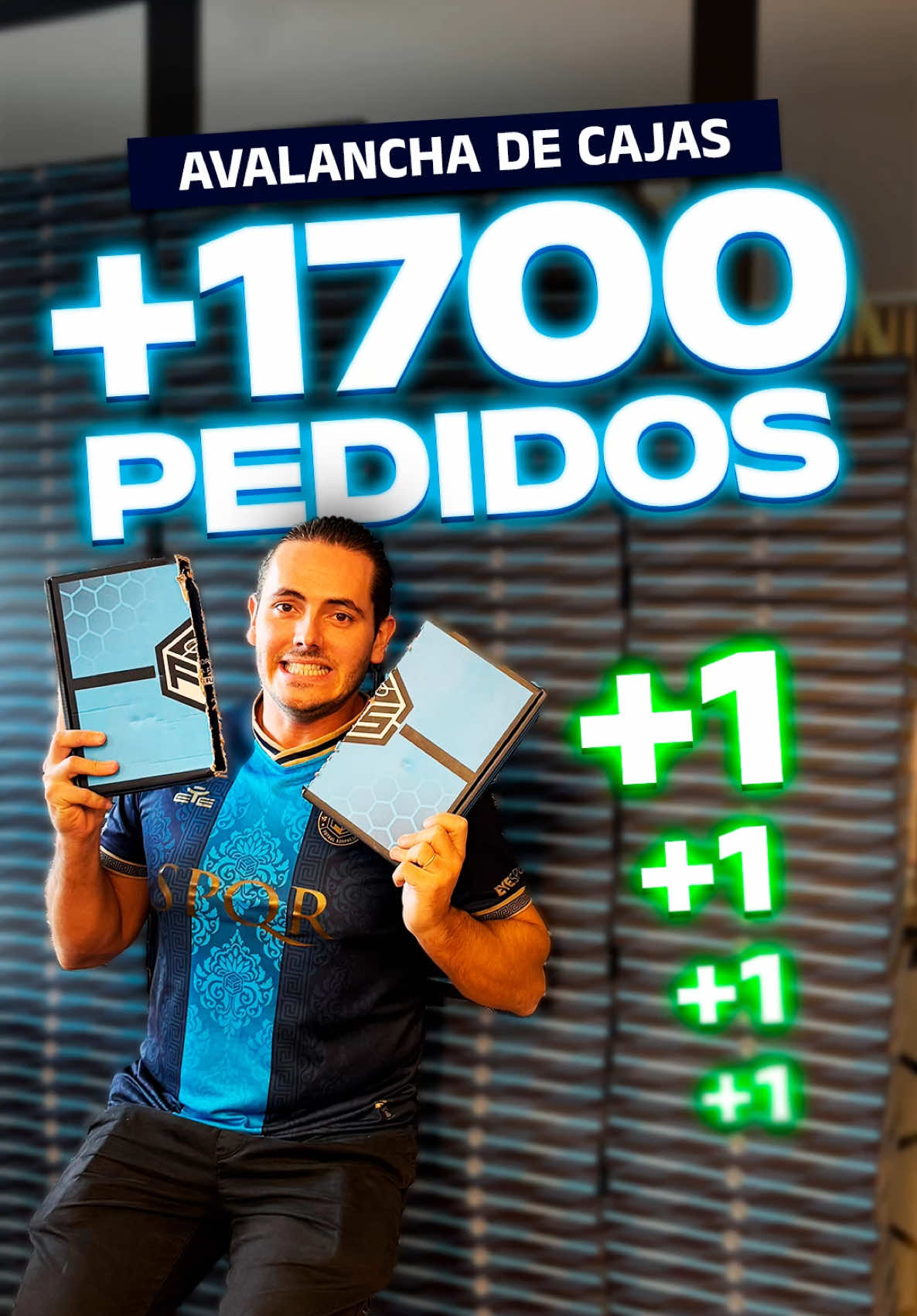 Los hermanos @xBuyer hicieron un vídeo abriendo cajas sorpresa y fue una auténtica locura ya que en consecuencia recibimos muchísimos pedidos. 🎁  Así que seguimos preparando vuestros encargos de  @tiktokshop_espana  sin descanso para que los recibáis cuanto antes! 💨 Recordar que la promoción termina en Enero y ahora podéis disfrutar de hasta un 30% en vuestros pedidos con un máximo de 6-15€ además de envío gratis! 🚚🤩 #camisetasfutbolsorpresa #tiktokshop #mysterybox #xbuyer 