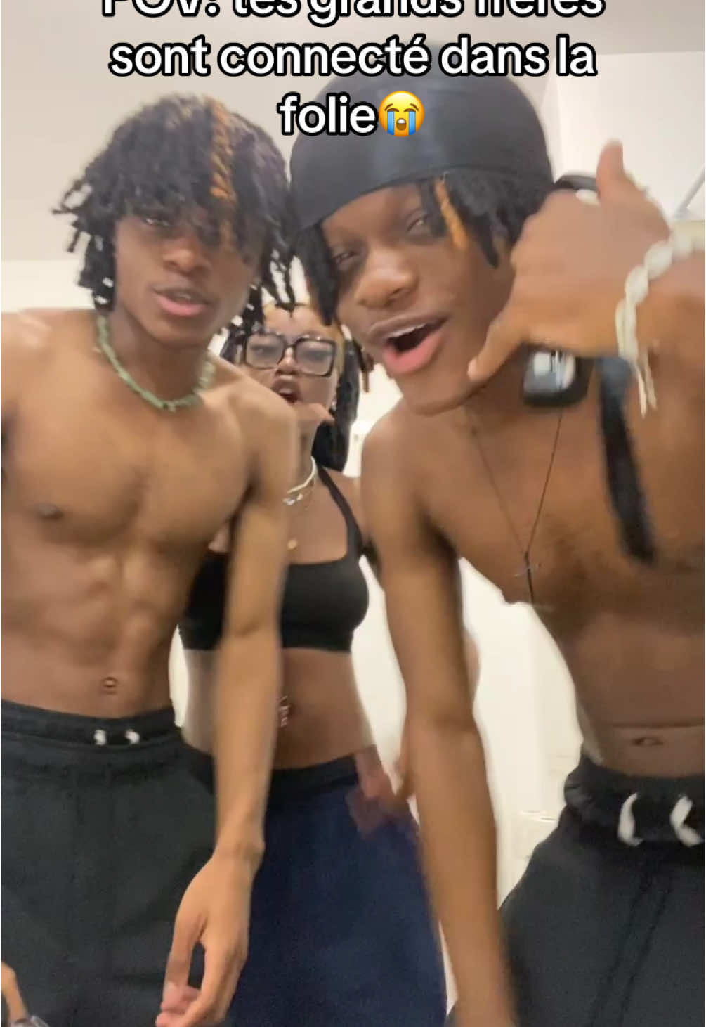 Quand ils sont fous la a 2 on peut plus les stopper 😭😭 #fakebodyy⚠️ #pourtoii #jumeaux 