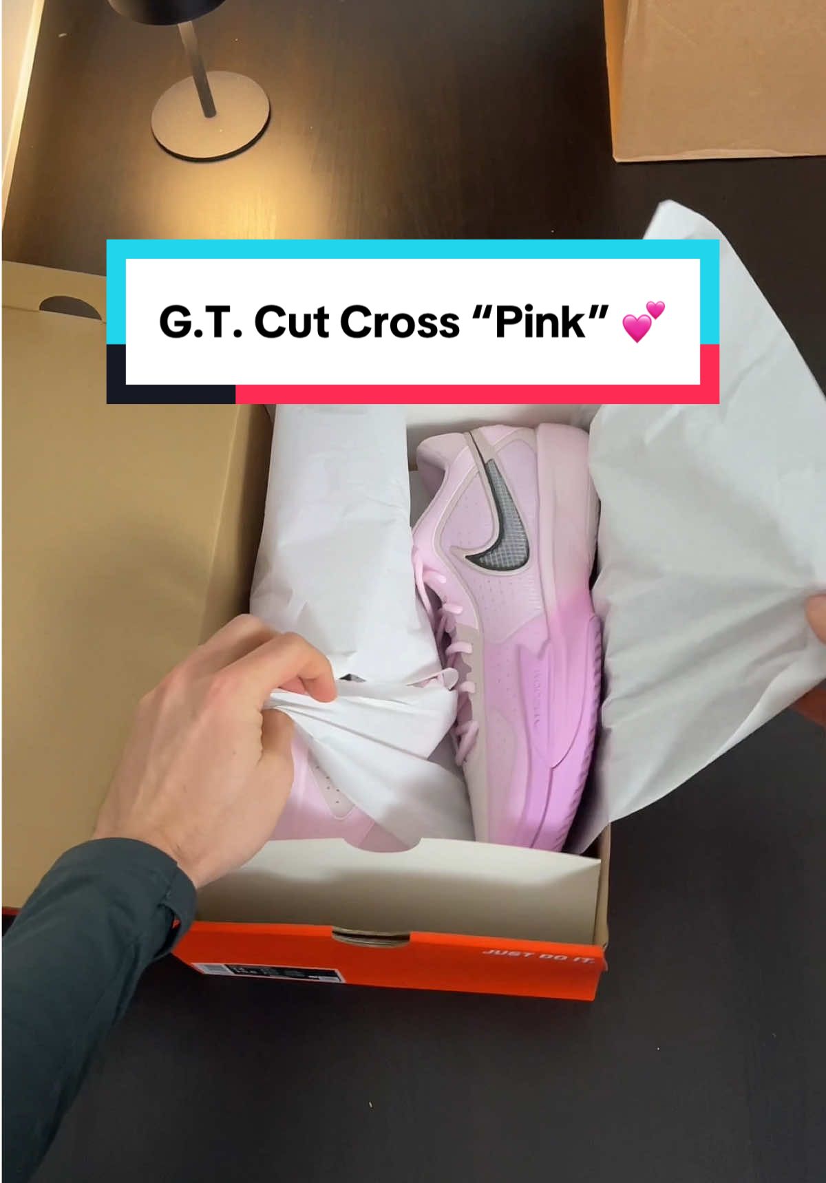 Pink hoop shoes >>> @Kickz  #basketballshoes #gtcut #gtcutcross #gtcutcrossthinkpink #pinkshoes 