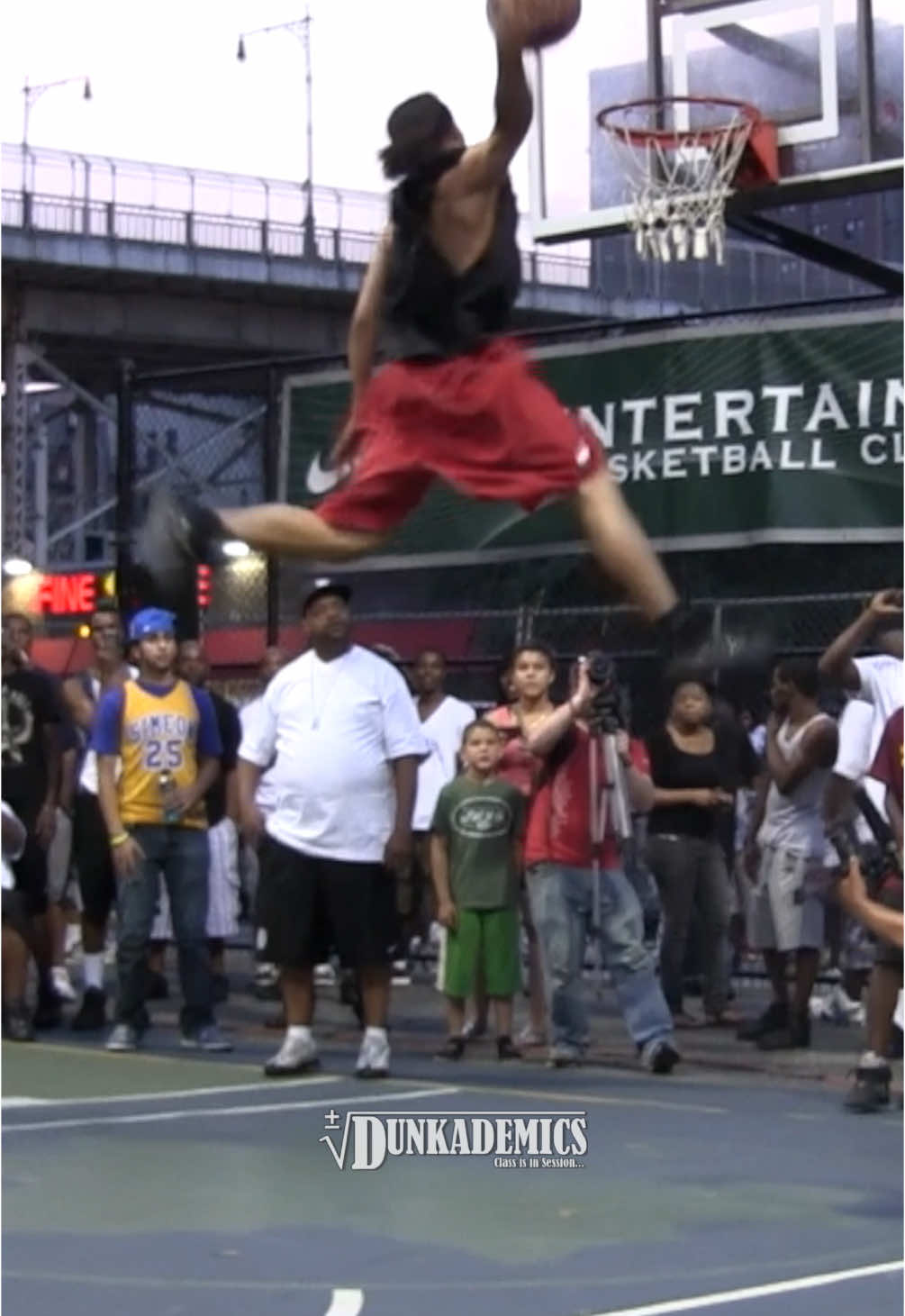 5’9” Dunk GOAT T-Dub! #dunkademics #dunk 