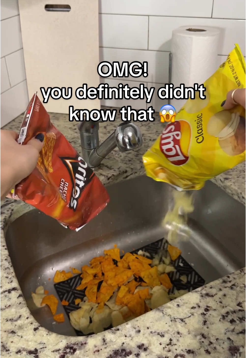 Funny Lifehack from a Bag of Chips #LifeHack #lifehack #tipsandtricks #hacklife #chips #hack 