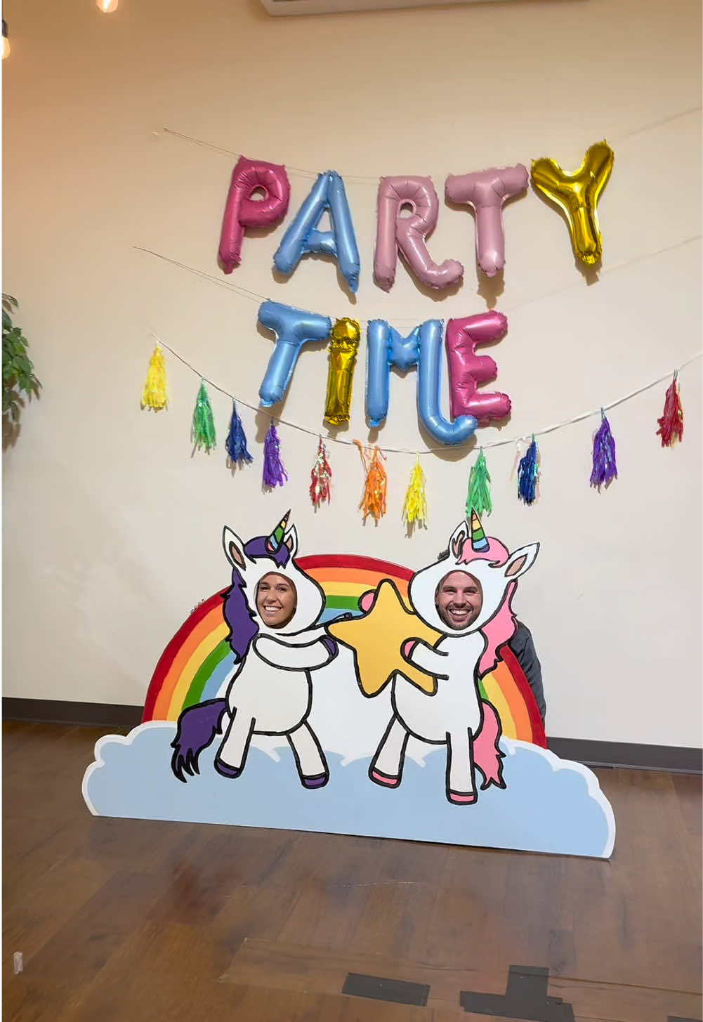 To see my daughter and all her friends taking photos behind the wall was well worth the time that I put into this thing. Plus this won’t be the last time it gets used, as I’ve already lent it out once for another party, and hopefully many more to come! I have a couple more birthday videos I’ll be posting soon, so stay tuned! 🙏🙌 #DIY #birthday #photowall #unicorn 