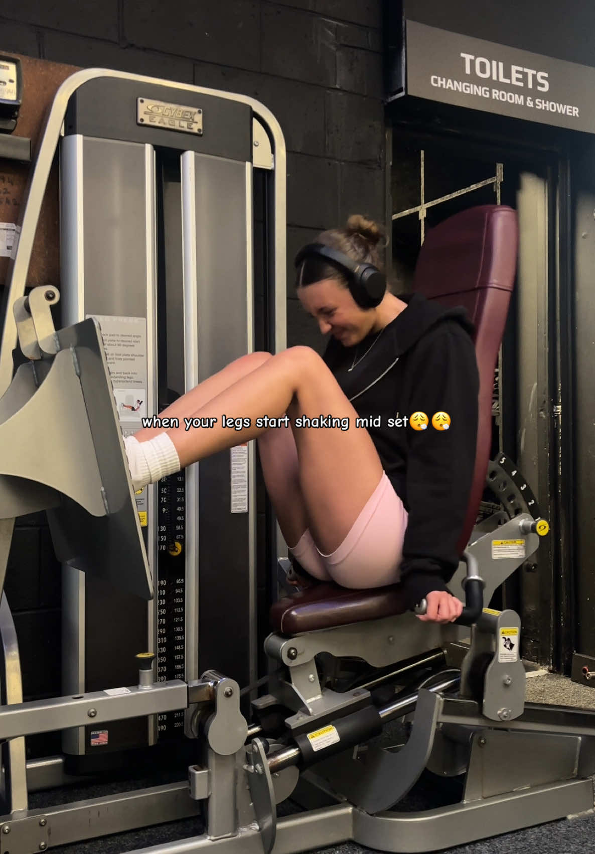 you just KNOW the session is going to be unreallllll😮‍💨😮‍💨 #newyearbetterme #pushingyourlimits #fitnessgirlmotivation #differentpriorities #legpress #caitlouisefitness @Oner Active @Gymshark @Bo&Tee 