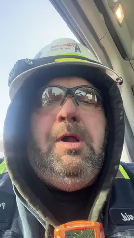 Shine that Peter #makemefamous #fypシ #foru #fypage #foryoupage #foryourpage #fypシ゚viral #truckdriver #peterbilt