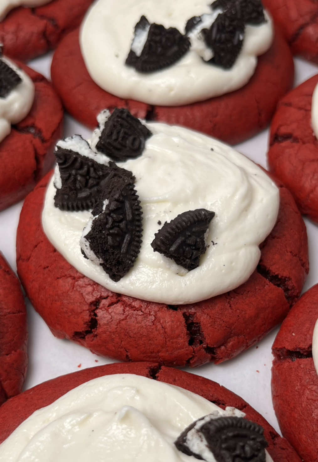 Red Velvet Oreo Cookies are another perfect Valentine’s Day cookie recipe 🖤 (food coloring, red velvet emulsion, baking sheets, cookie boxes ect. are linked in my bio, on my Amazon Storefront!) #cookies #redvelvetcookies #redvelvetoreo #oreostuffed #cookiesncream #oreocookies #crumblecookies #valentinesdaycookies #valentinesday2025 #creatorsearchinsights 