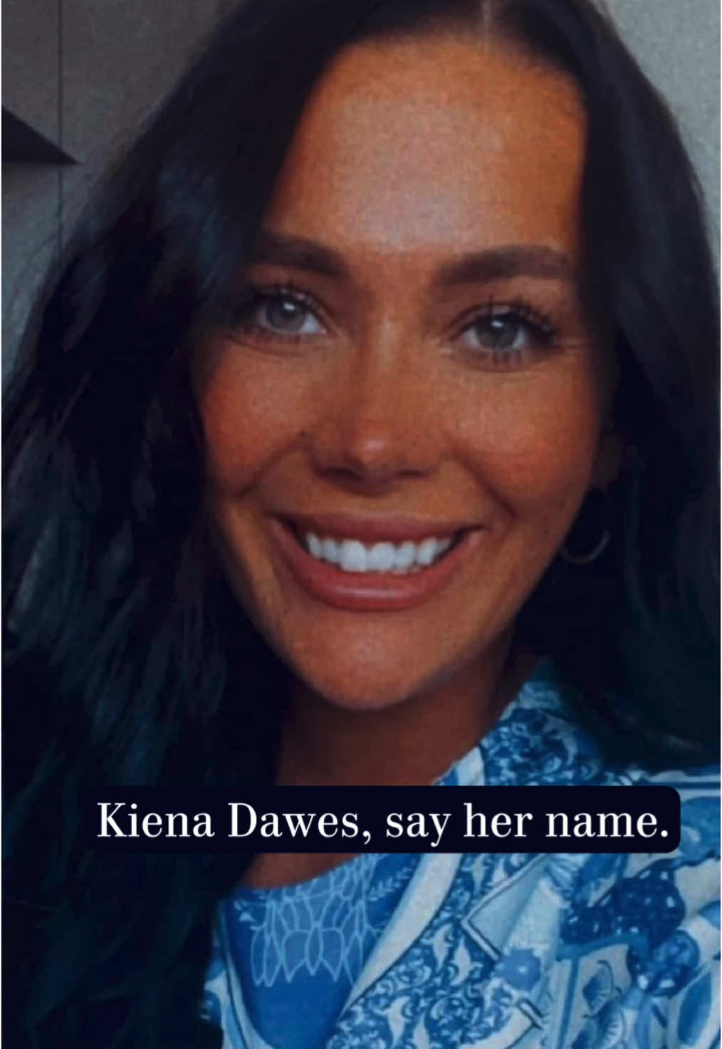 TW: Domestic Violence Tomorrow another domestic abuse perpetrator will be sentenced. As social media continues to be flooded with the faces of monstrous men, i’m taking another moment to celebrate the life of Kiena Dawes. While many of us, including myself did not know Kiena personally, her story feels so deeply close to home and as active allies of Domestic Abuse victims and survivors, I feel it’s only right that we advocate for Kiena in her memory while sending extended prayers of strength and solidarity to her loved ones at this challenging time. This poem is titled, Dear Kiena. Rest in peace warrior woman ❤  Change is going to come🙏🏽 X Note: Please see @Women's Aid tagged for direct support 📲✉️ #domesticabuseawareness #womensupportingwomen #womensaid #refuge #warriorwoman #poetry 