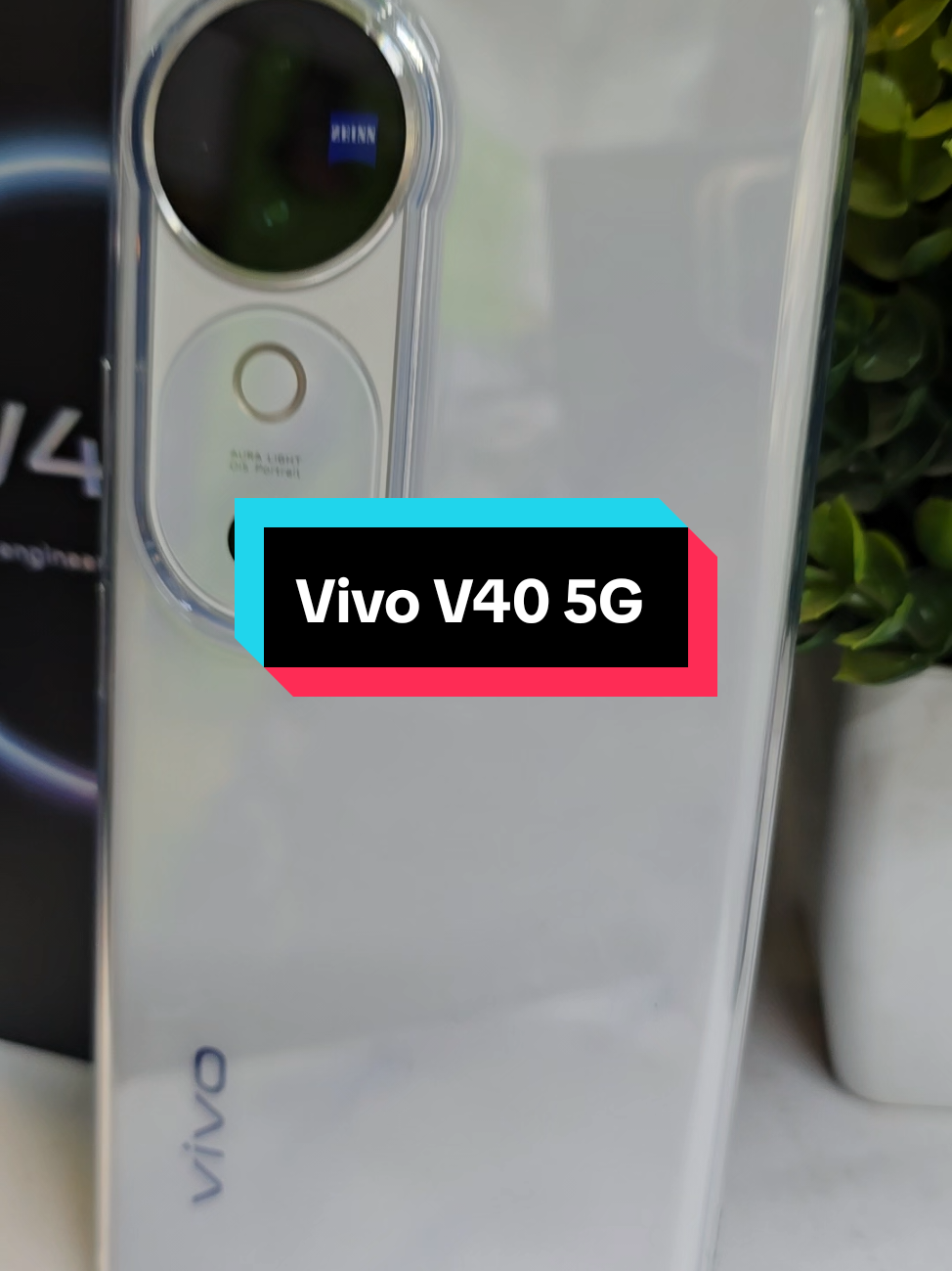 Vivo V40 5G  Deposit 12,000 Experience the vivo V40 with ZEISS professional portrait system and Aura Light, 5500 mAh battery, AI-powered connectivity and IP68 & IP69 dust and water . 0780_502_434 / 0741_944_913 located at tumaini house 2nd floor behind kencom along moi avenue.  #phoneflexke #unboxingvideo #photography #andriod #nairobi #fyp #vivov40 #nairobitiktokers #photography #content #unboxing #lipapolepole #phones #5g ##viral #trendy #trending 