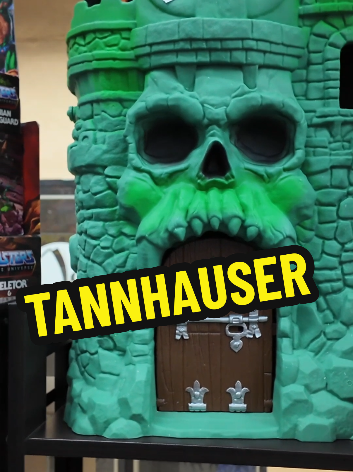 À Barcelone, j’ai découvert une pépite : Tannhauser Toys, LA boutique pour les fans de jouets vintage ! 🎉 Figurines rétro, jouets cultes des années 70 à 90, et une ambiance incroyable qui te plonge directement en enfance. Chaque recoin de cette boutique regorge de trésors, et les propriétaires, de vrais passionnés, te racontent l’histoire de chaque objet. C’est simple : si tu es collectionneur ou juste nostalgique de ton enfance, c’est l’endroit où il faut aller. Si tu passes à Barcelone, Tannhauser Toys est une adresse à ne surtout pas manquer. ✨ @Tannhäuser  #brocante #Toys #videgrenier #vintage #jouet  #Barcelone #Collectionneur #RetroVibes