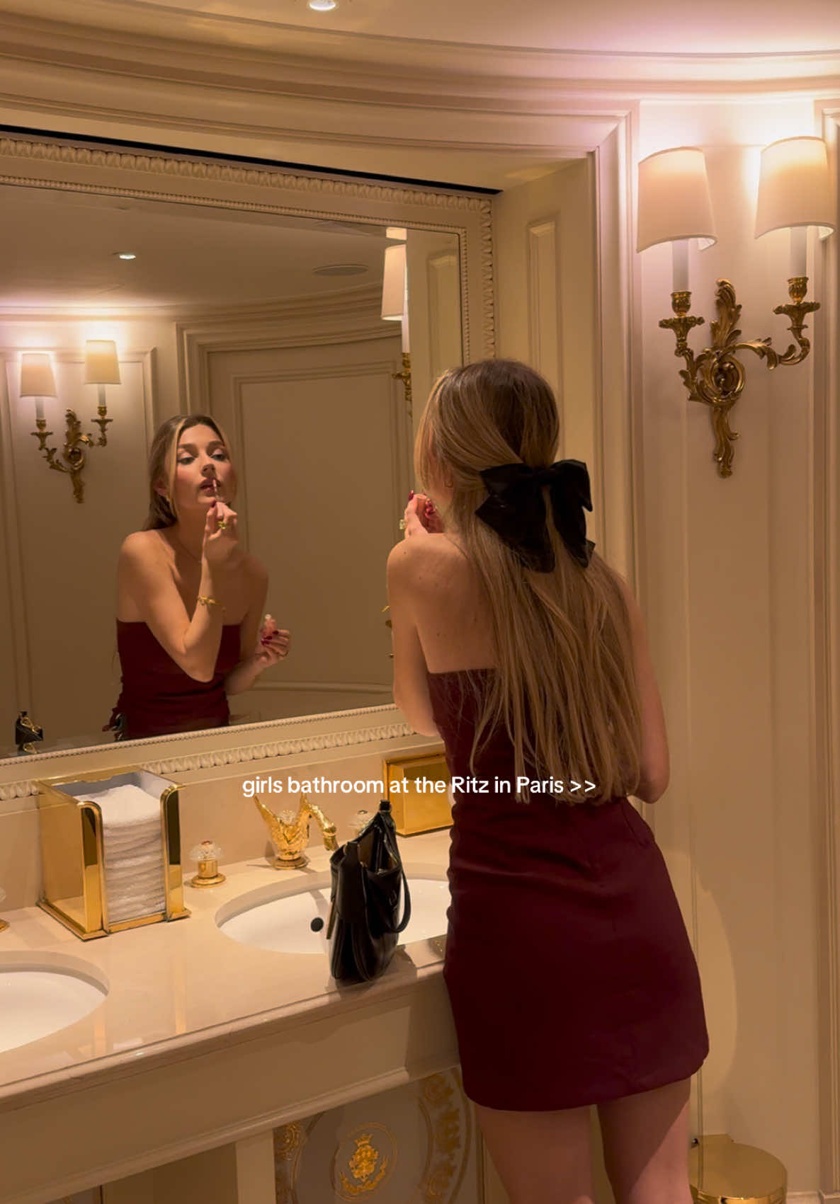 the prettiest restroom ever✨ #fyp #paris #ritzparis #ritzbathroom #parisianstyle #oldmoneyaesthetic #pinterestaesthetic #parisienne 