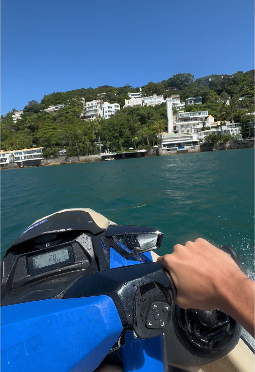 🌊🏄‍♂️#praia #guaruja #seadoo #jetski #jet 