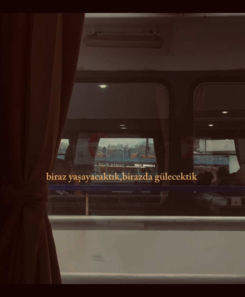 “sonra ölüp gideceğiz zaten”  #istanbul #karaköy #vapur #story #storylik #storylikvideolar #akım #kesfet #kesfetteyiz 
