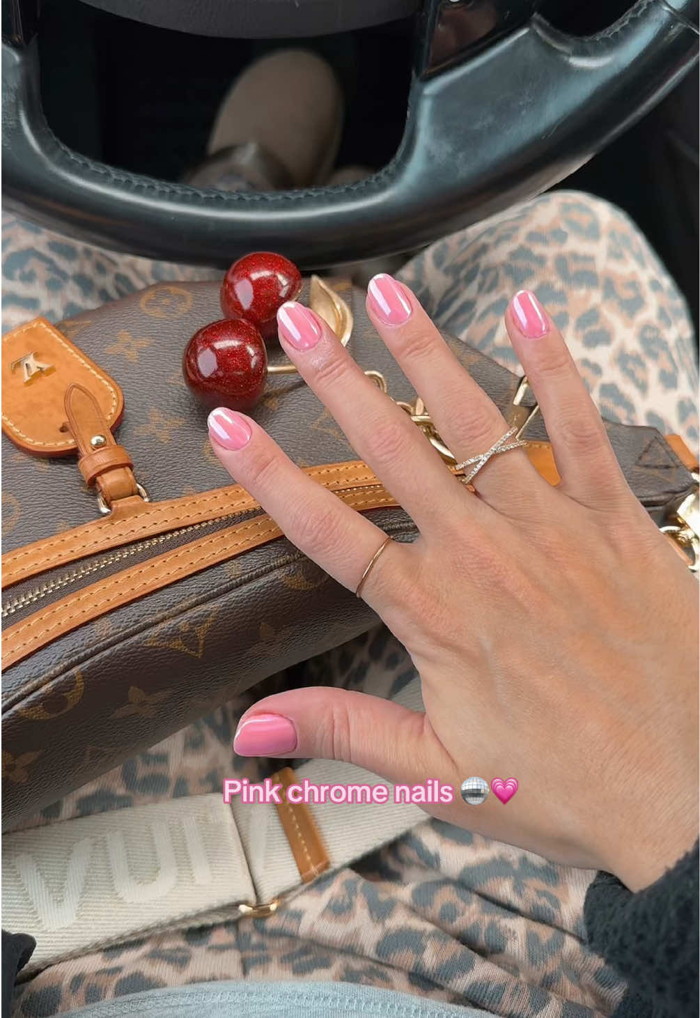 I’m obsessed 🪩💗 #nails #nailinspo #pinknails #chromenails 