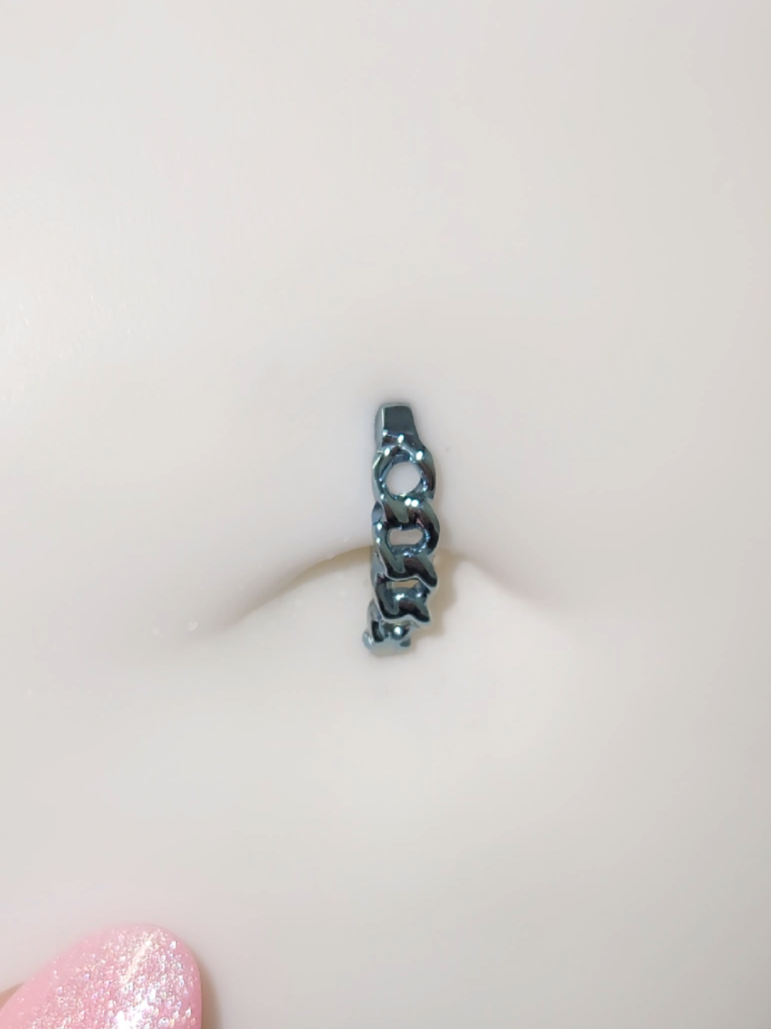 Do you have this piercing?! #bodyjewelry #jewelrylover #jewelryfinds #piercinginspiration 