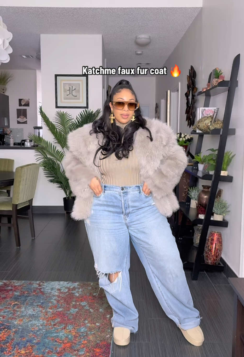 This is the color gray in a size XL. This is truly a fashion fave 😍😍🙌 #katchme #katchmefashion #katchmeofficial #furcoat #fur #coats #fauxfur #coatseason #wintercoat #winterfashion #winteroutfit #tiktokshopfinds #spotlightfinds #fyp 