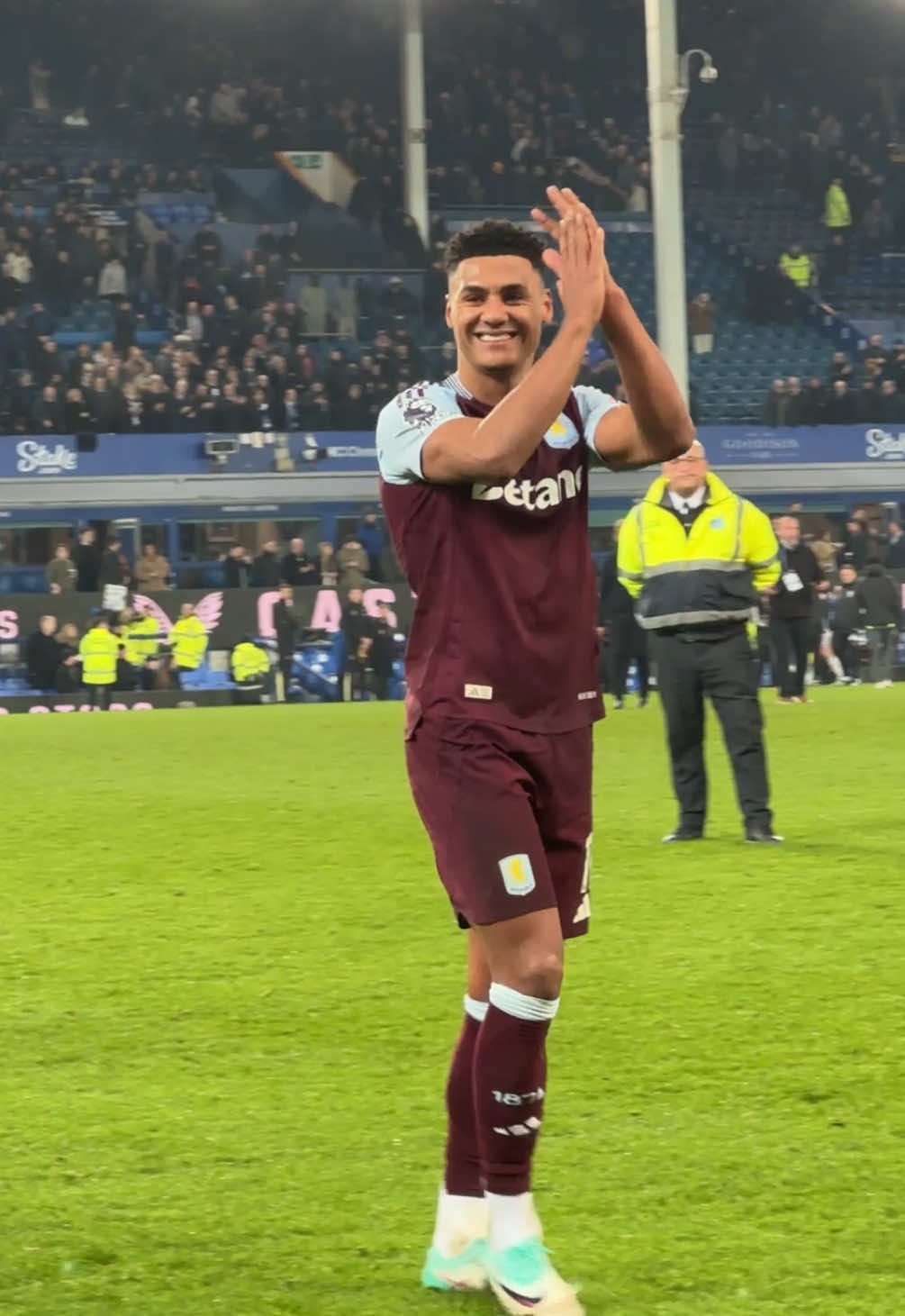 Match-winner 🤩 #astonvilla #EVEAVL #OllieWatkins 