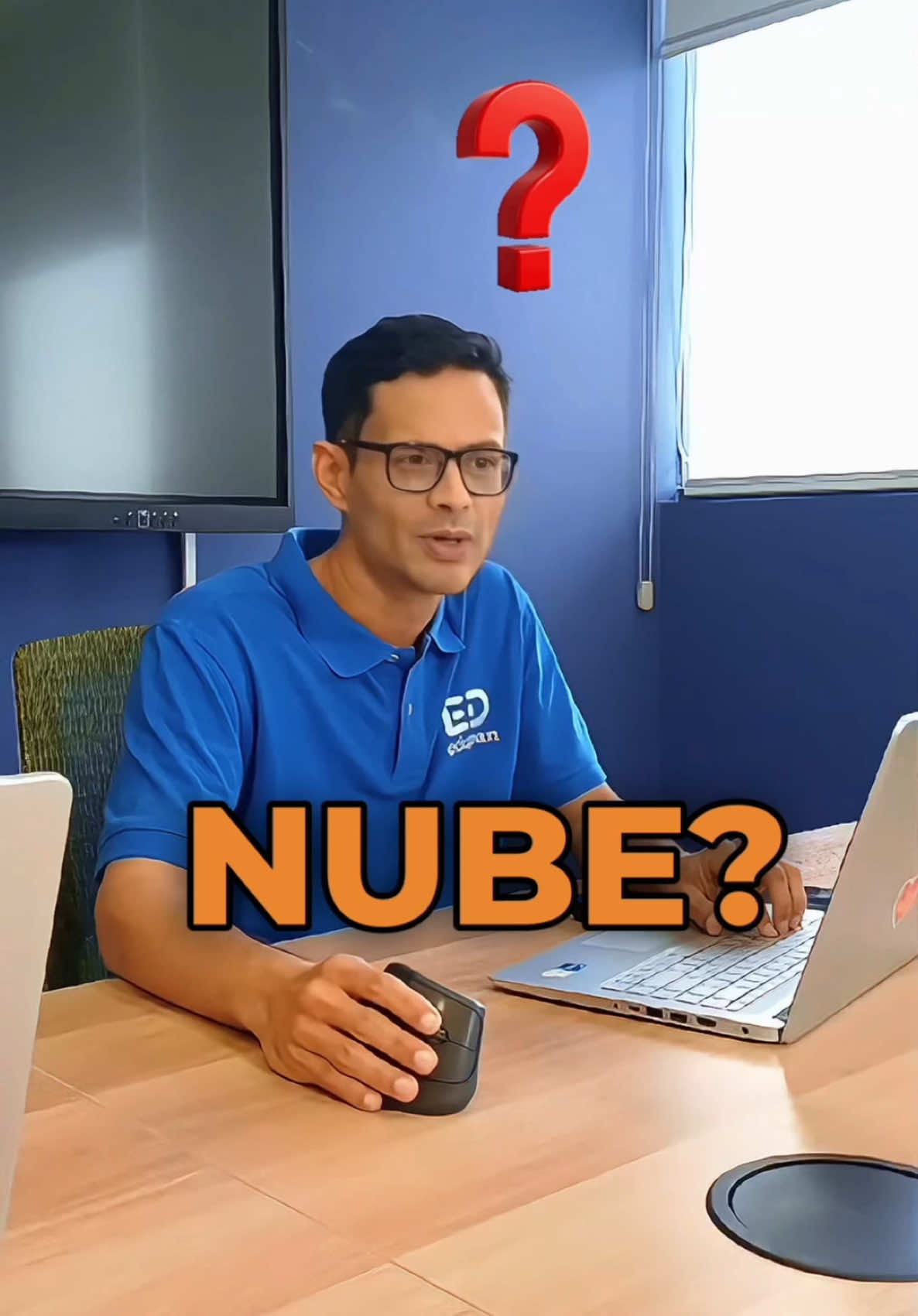Cuando hablamos de “la nube” ¿sabes lo que realmente?🤨☁️ ¡Déjanos tu duda en los comentarios! 💡🖥️ #nube #cloud #googlecloud 