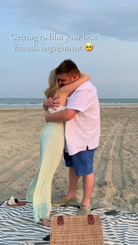 Filming my besties engagement 🥺 Let me help capture yours too! Click the link in my bio 💍🎥 #MemoriesByMichelleNJ #EngagementVibes #NJVideographer