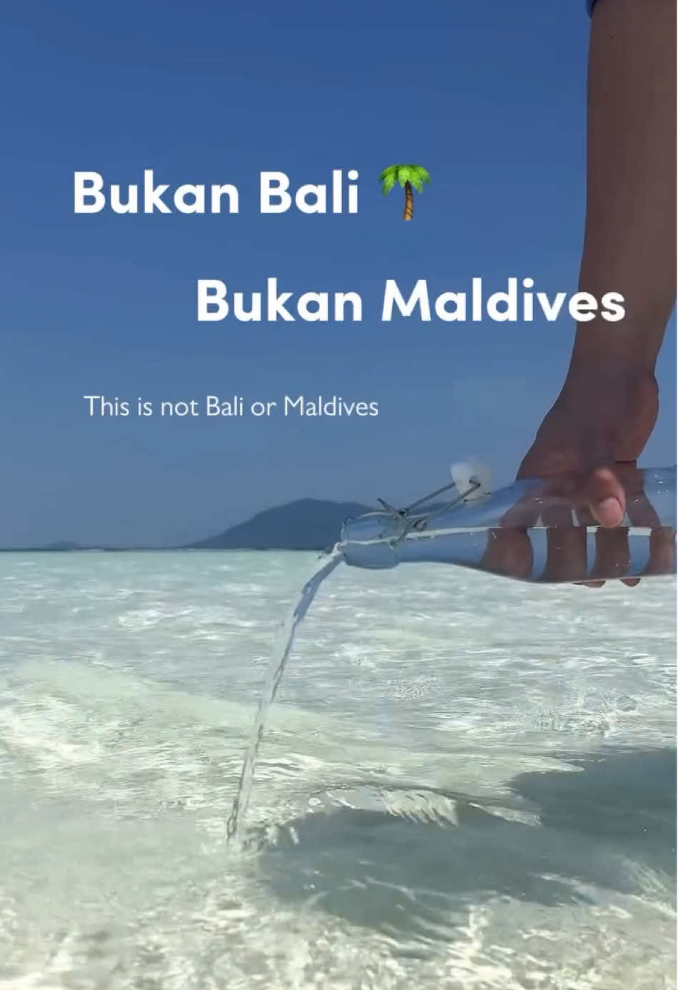 Spill budget di akhir!  Alternatif liburan budget friendly buat liburan akhir tahun kamu + masih di pulau Jawa  ⬇️Save for next visit!  Ga nyesel jauh2 ke Karimun Jawa kalau sebagus ini sih. Next bahas detail budgetnya?  📍karimunjawa 📷 : oh/laurentiatania  #exploreholic  #femaletravel #explorejateng #karimunjawaisland #karimunjawatrip #karimunjawaislands #explorekarimunjawa #explorejepara #jeparajawatengah